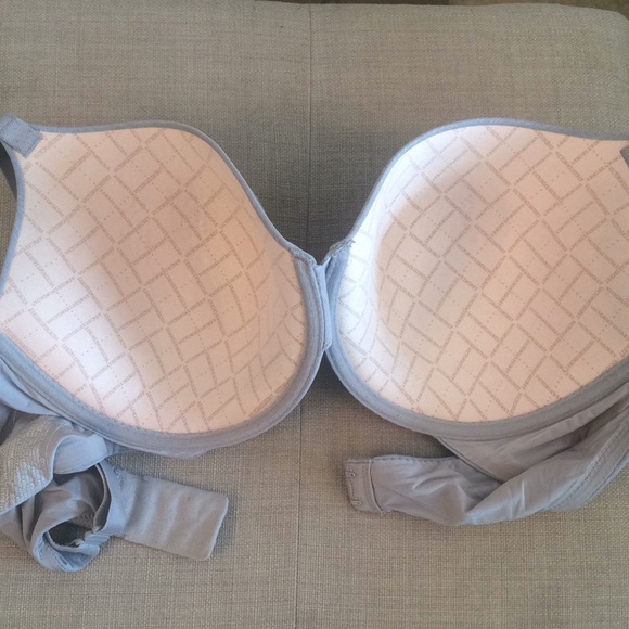 2 Victoria’s secret bras size 36DD - Picture 4 of 7